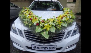 Best Modern, Classic and Vintage Wedding Car Decorations by Luxorides