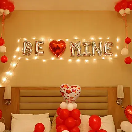 Valentines Day - Couple Special Be Mine Balloon Decoration ...